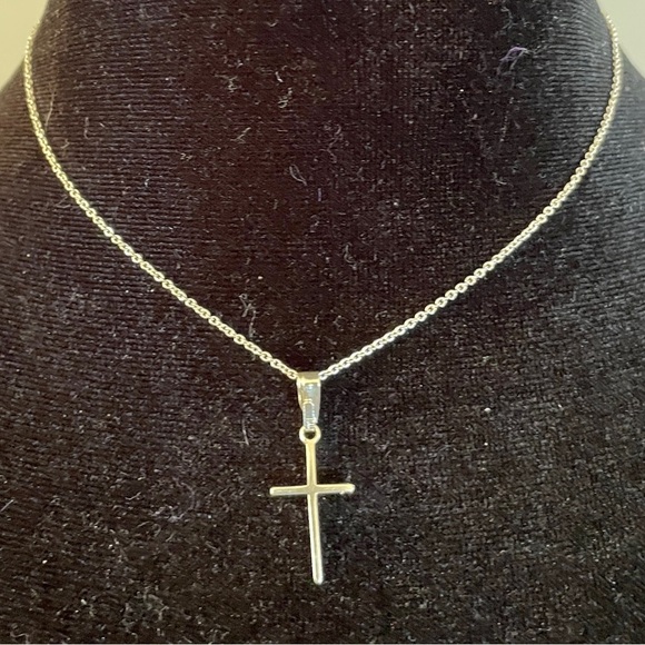 VINTAGE STERLING SILVER 925 Italian 15” Cross Pendant and Necklace